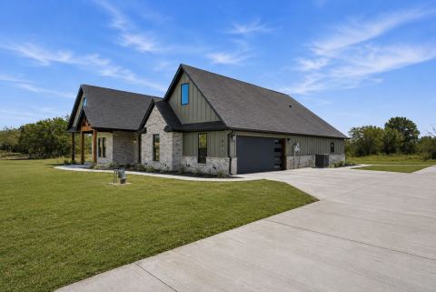 1047 Pioneer Crossing, Weatherford, TX 76088 — photo 2