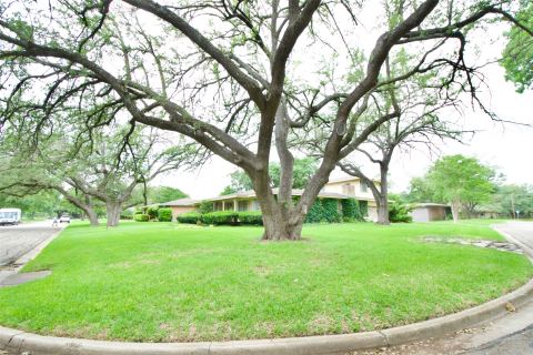 4901 Pine Avenue, Waco, TX 76710 — photo 3