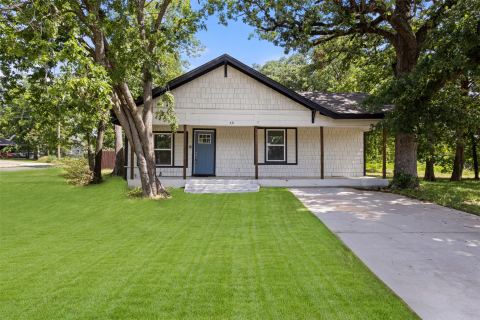 431 W Texas Street, Denison