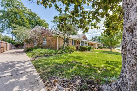 8636 San Souci Drive, Dallas, TX 75238 — photo 2
