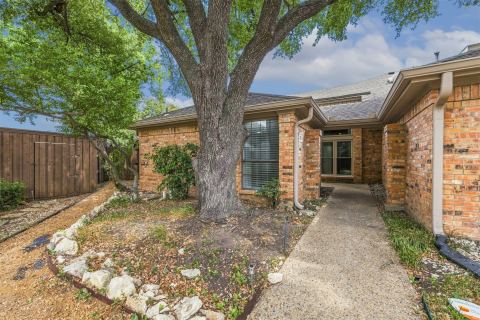 14826 Sopras Circle, Addison, TX 75001 — photo 2