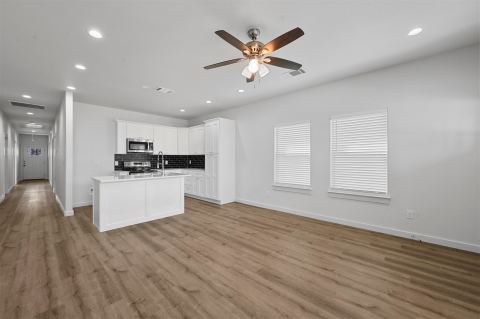 920 W Collins Street, Denison, TX 75020 — photo 2