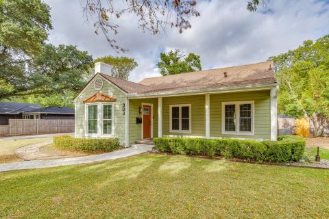 303 Harbin Avenue, Waxahachie