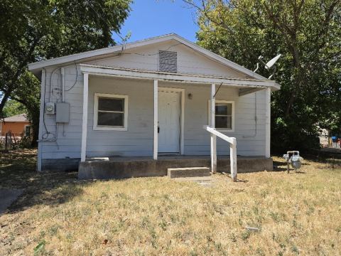 311 Elmo Street, Cleburne