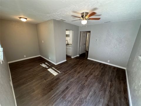 907 S Mesquite Street 907A, Arlington, TX 76010 — photo 2