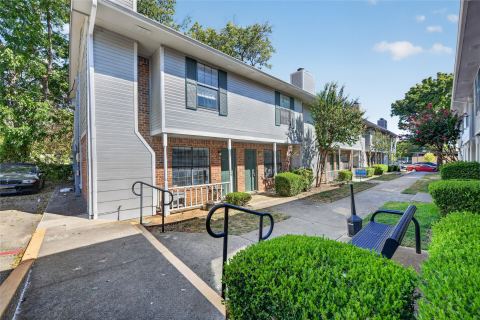 929 Hickory Street 18, Denton, TX 76201 — photo 2