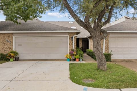 2103 Country Villa Drive, Carrollton