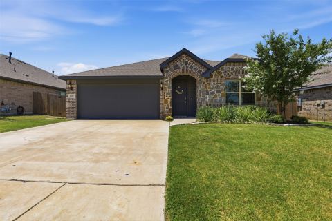 1032 Fairfax Drive, Godley, TX 76044 — photo 2