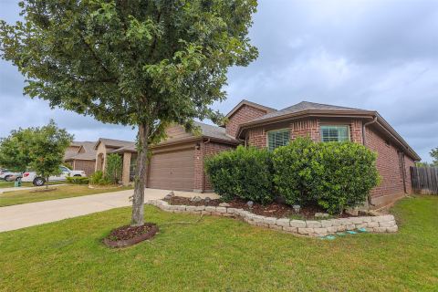624 River Rock Drive, Azle, TX 76020 — photo 2