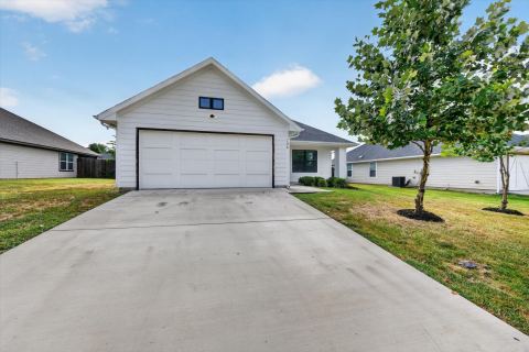 106 Clover Circle, Weatherford, TX 76086 — photo 2