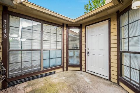 3048 Navarro Lane, Grand Prairie, TX 75052 — photo 3