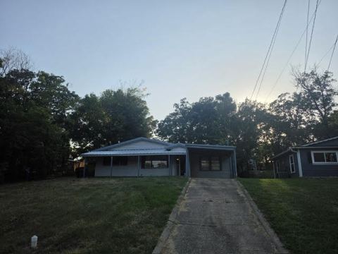 1011 Park Drive, Denison