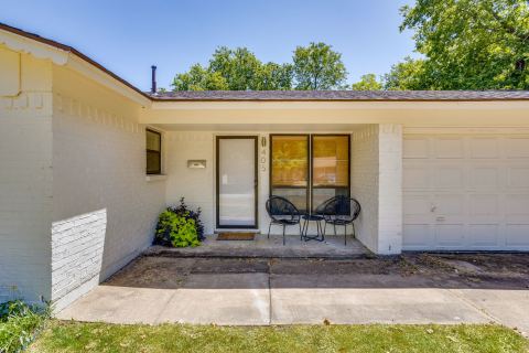 405 Lena Lane, Burleson, TX 76028 — photo 2