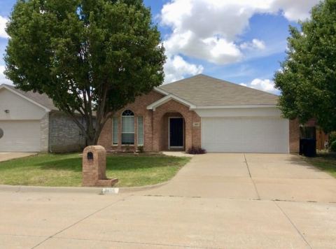 3605 Lasso Road, Fort Worth, TX 76262 — photo 2