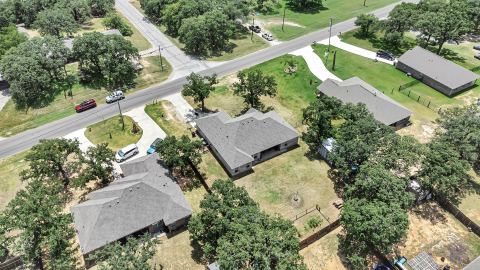 917 E 3rd Street, Springtown, TX 76082 — photo 2