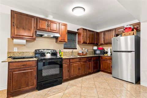 111 W Kenwood Drive, Garland, TX 75041 — photo 2