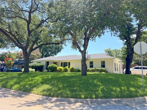 1200 Daisy Lane, Irving