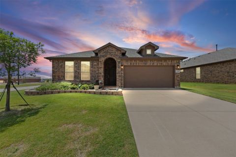 1216 Larkspur Lane, Cleburne, TX 76033 — photo 2