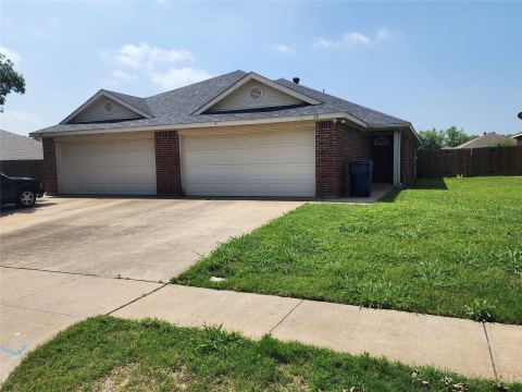 209 Deborah Lane, Crowley, TX 76036 — photo 2