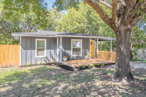 1228 S Brazos Street, Weatherford, TX 76086 — photo 2