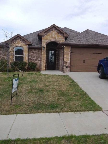 237 Jacinth Lane, Granbury, TX 76049 — photo 2