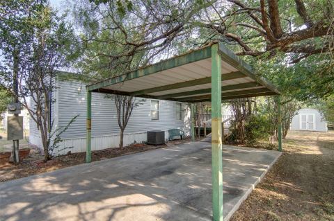 2307 NE 2nd Street, Mineral Wells, TX 76067 — photo 2