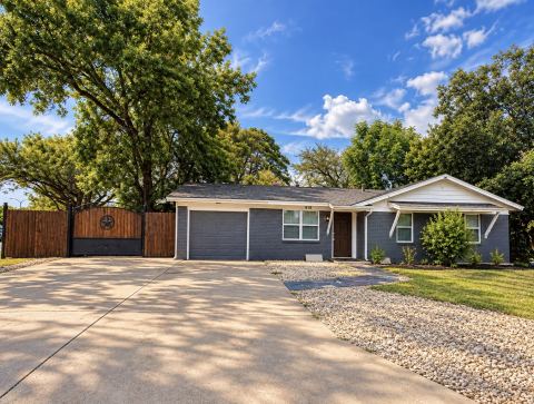 819 N Cooper Street, Arlington