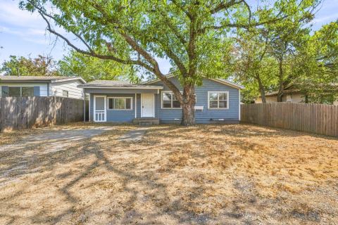 1397 N Estes Street, Stephenville, TX 76401 — photo 2