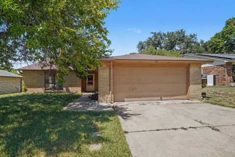 7107 Blackberry Drive, Arlington, TX 76016 — photo 2