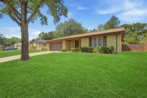 2403 Caprice Avenue, Denison, TX 75020 — photo 2