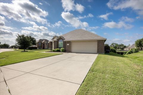 304 Hardeman Boulevard, Justin, TX 76247 — photo 2