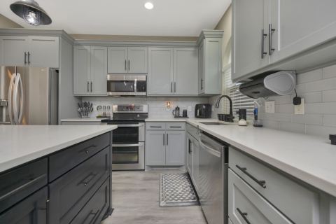 102 Lakeway Lane, Justin