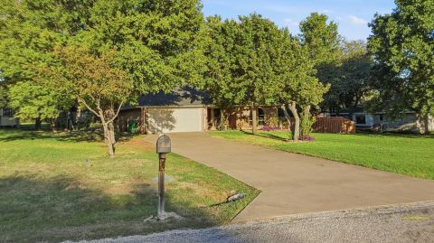 1903 W Spanish Oak Drive, Granbury, TX 76048 — photo 3