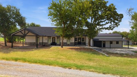 5480 New Hope Road, Aubrey, TX 76227 — photo 2