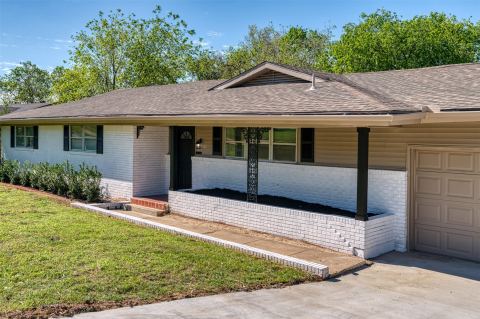 4516 Rolling Hills Drive, Fort Worth, TX 76119 — photo 3
