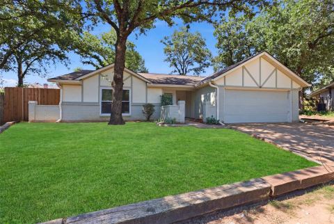 2400 York Minster Court, Arlington, TX 76006 — photo 2