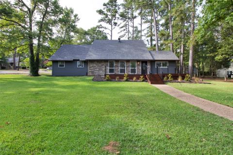 1407 Lakeshore, Hideaway