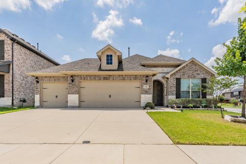 1446 White Water Way, Aubrey