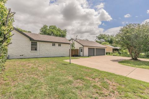3909 Trail Lake Drive, Fort Worth, TX 76109 — photo 2