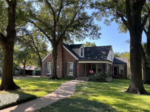 1720 Sycamore Avenue, Corsicana, TX 75110 — photo 2
