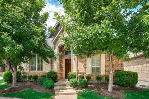2501 Lady Viviane Lane, Lewisville, TX 75056 — photo 2