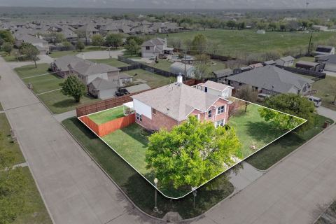 1040 Canyon Drive, Justin, TX 76247 — photo 3