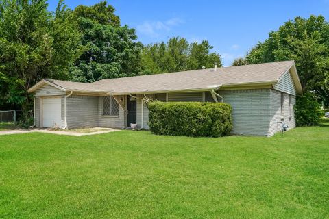 736 Treadwell Drive, Hurst, TX 76053 — photo 2