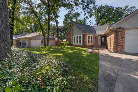 404 Greenleaf Drive, Azle, TX 76020 — photo 3
