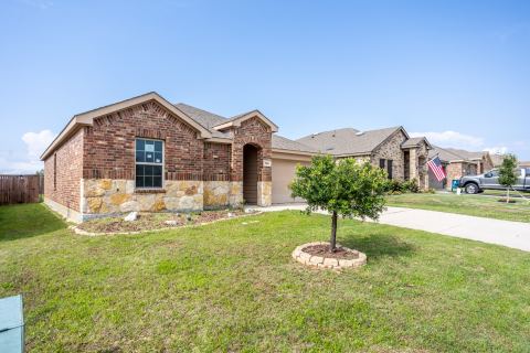 709 Alton Drive, Aubrey, TX 76227 — photo 3