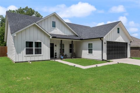 3840 Mcdougal Street, Greenville, TX 75401 — photo 2