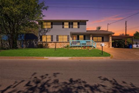500 W Rucker Street, Granbury