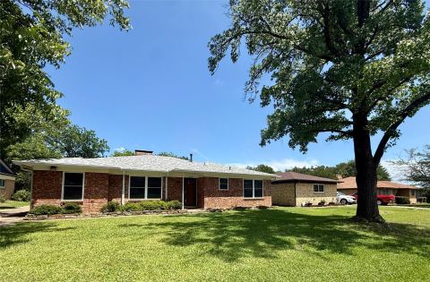 120 S Lynn Avenue, Denison, TX 75020 — photo 2
