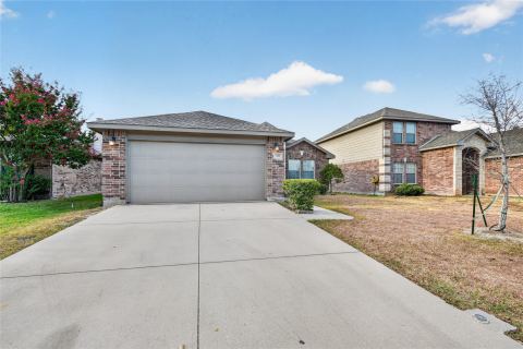 320 Chalkstone Drive, Fort Worth, TX 76131 — photo 2