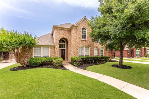 922 Creekbend Drive, Keller
